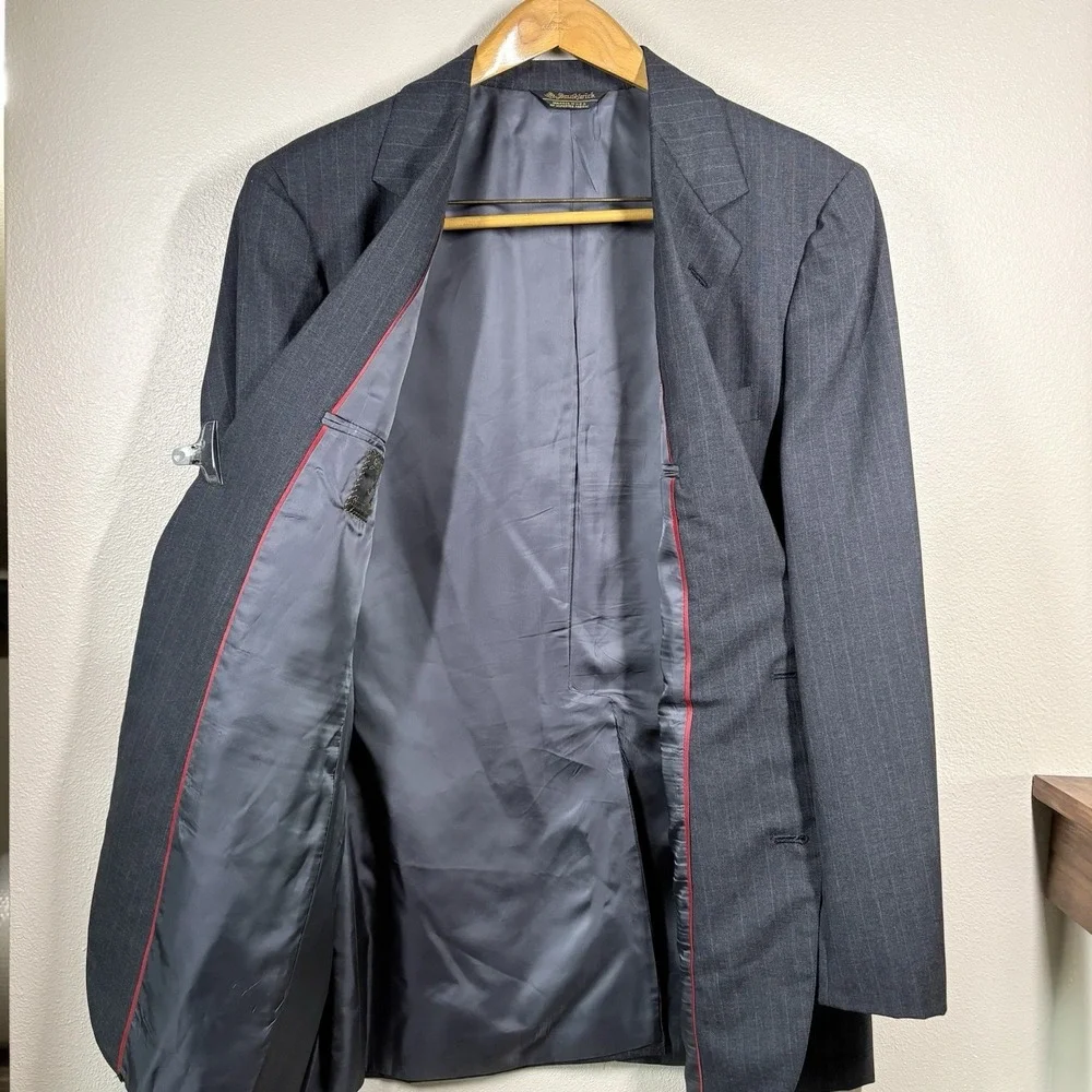 RARE Vintage Southwick 2 Piece Dark Gray Striped  Wool Suit 44R 39x31 Lined Read